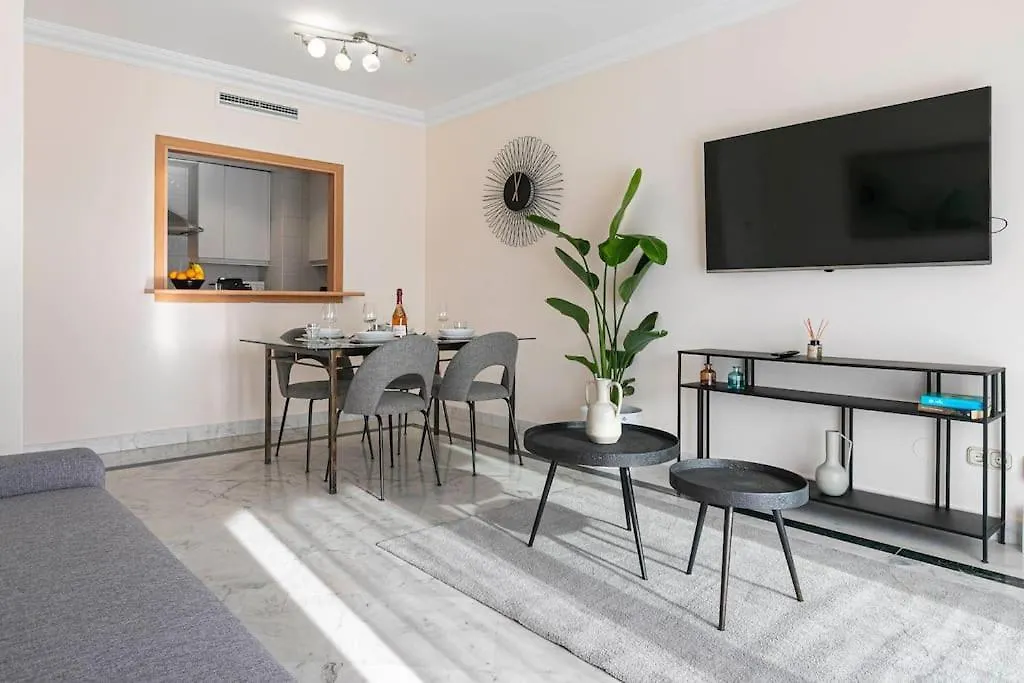 Luminous Apartment In Puerto Banus, Marbella Spain