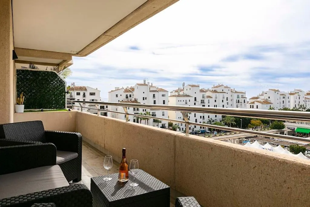 Luminous Apartment In Puerto Banus, Marbella