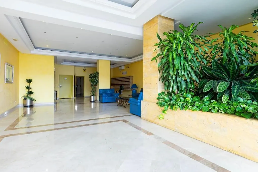 Luminous Apartment In Puerto Banus, Marbella