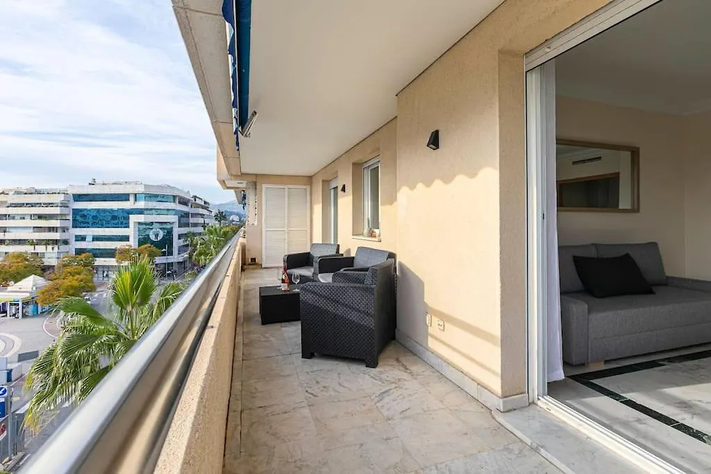 Luminous Apartment In Puerto Banus, Marbella Spain