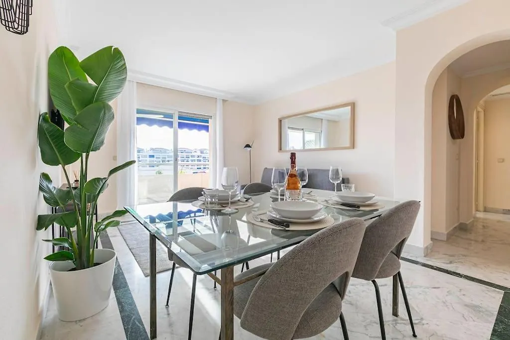 Luminous Apartment In Puerto Banus, Marbella