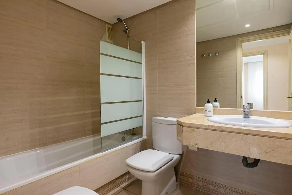 Luminous Apartment In Puerto Banus, Marbella
