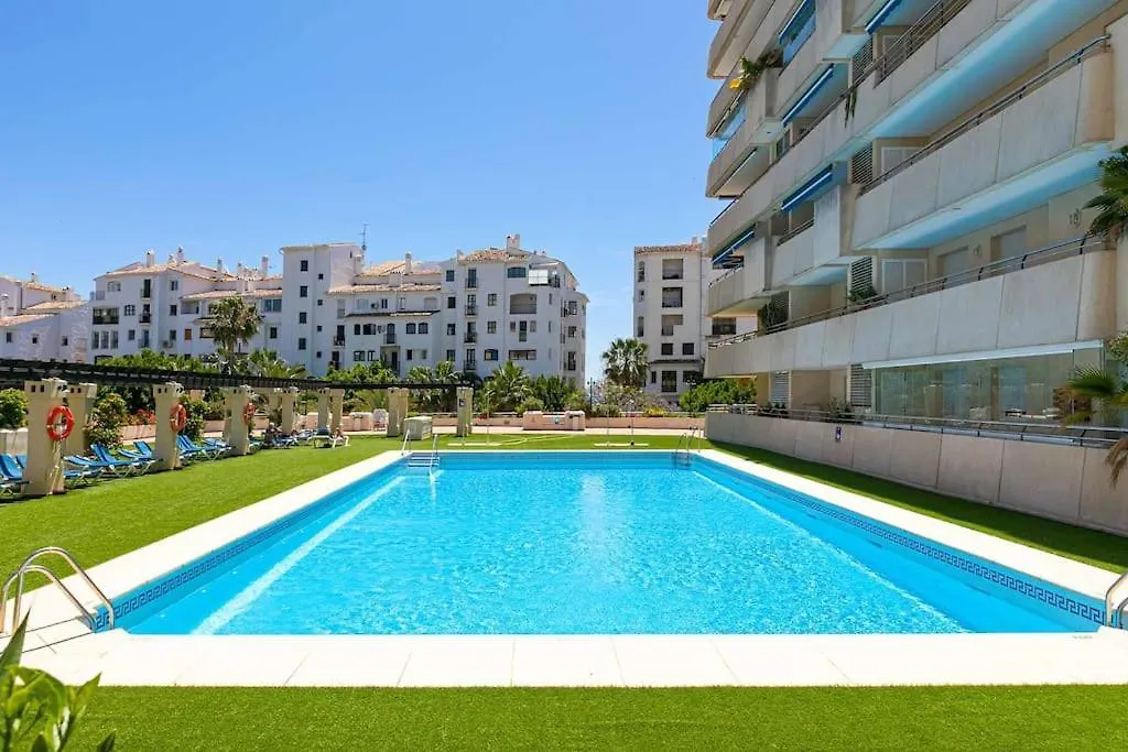 Luminous Apartment In Puerto Banus, Marbella Spain
