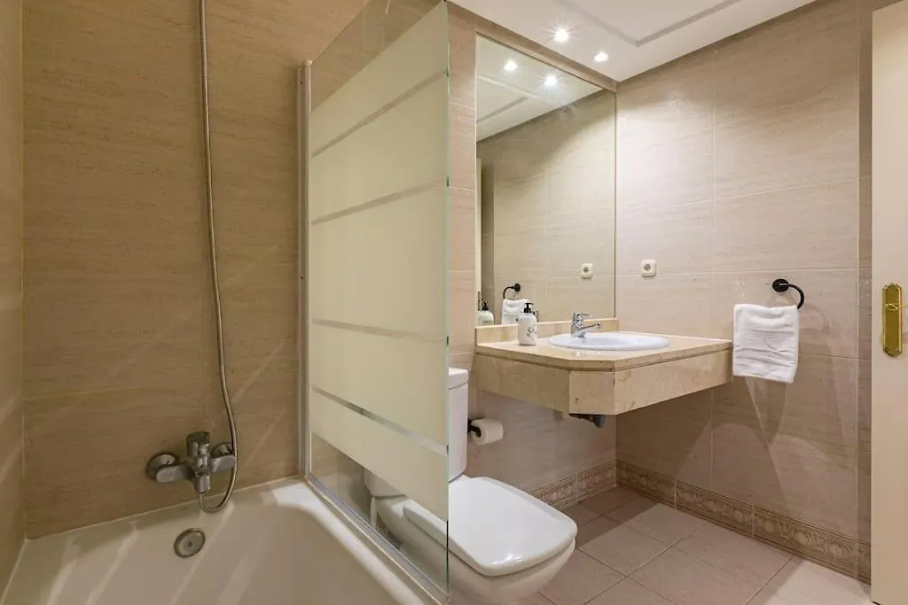 Luminous Apartment In Puerto Banus, Marbella Spain