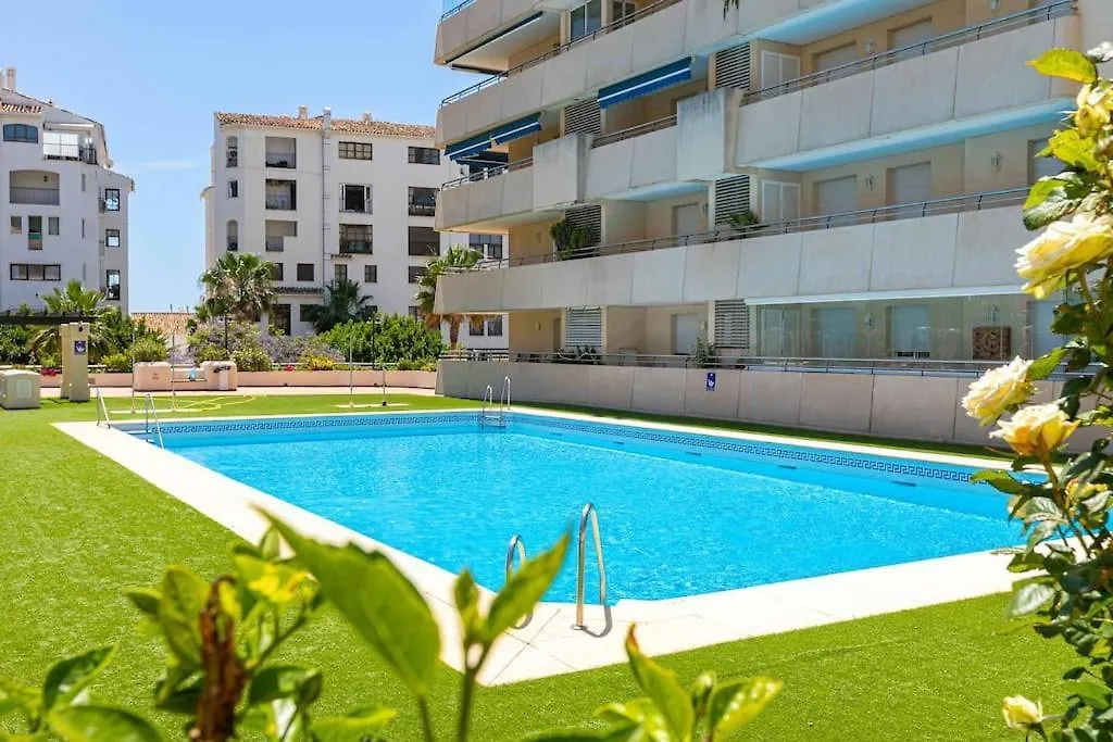 Luminous Apartment In Puerto Banus, Marbella