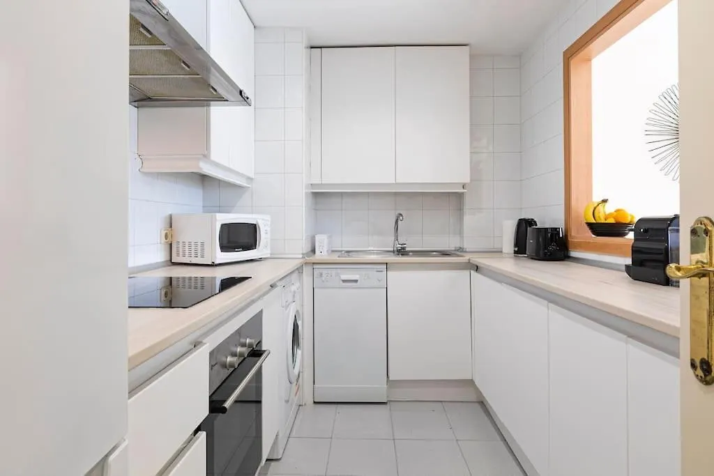 Luminous Apartment In Puerto Banus, Marbella Spain