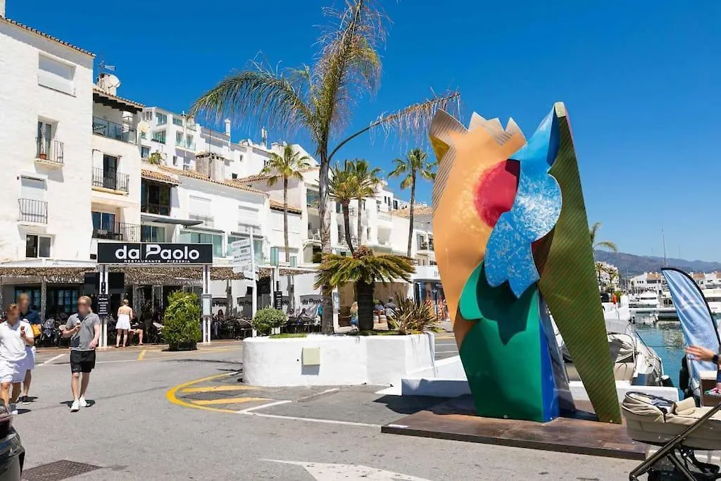 Luminous Apartment In Puerto Banus, Marbella Spain
