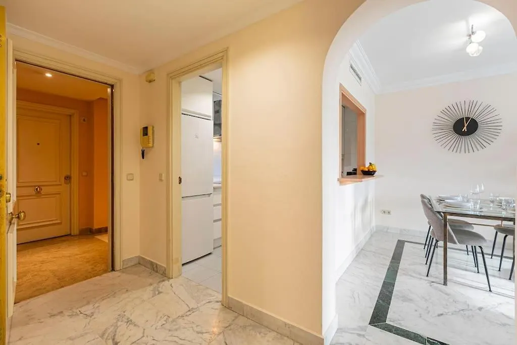 Luminous Apartment In Puerto Banus, Marbella