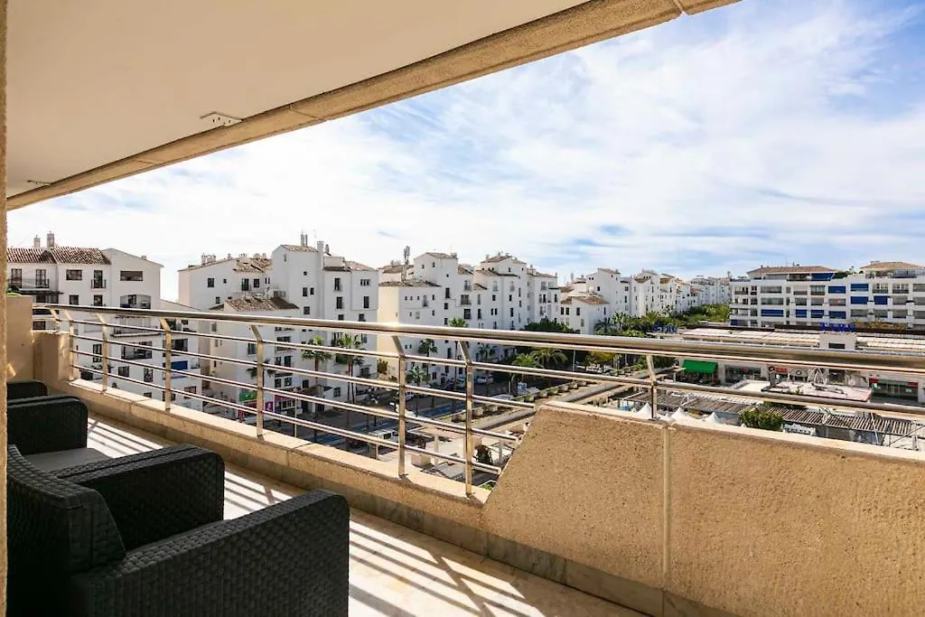 Luminous Apartment In Puerto Banus, Marbella