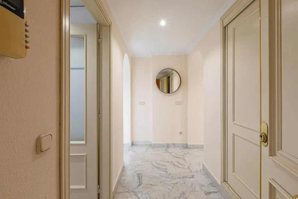 Luminous Apartment In Puerto Banus, Marbella