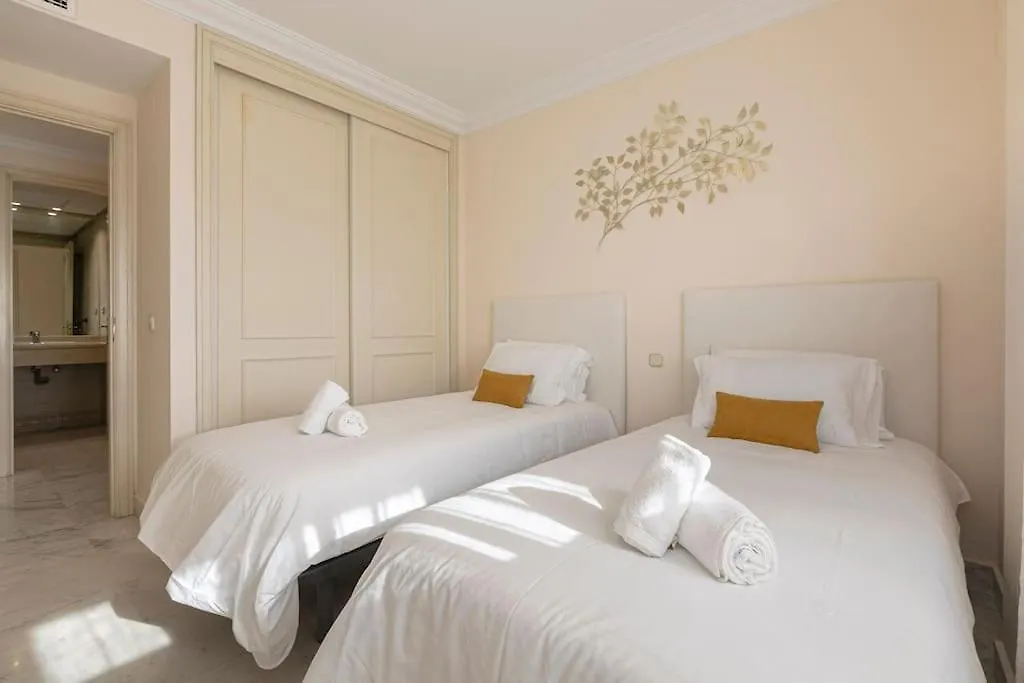 Luminous Apartment In Puerto Banus, Marbella